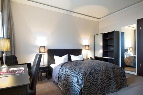 1 queen bed