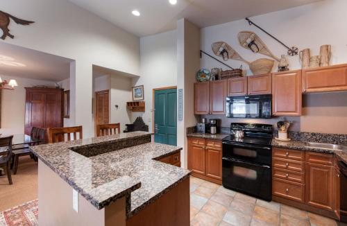 Select Unit 1520- 3 Bedroom- Zephyr Mountain Lodge condo detail
