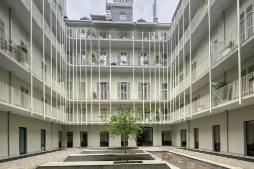 Alfieri Apartments 3, Var