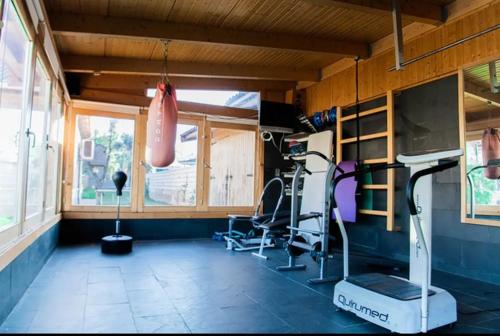 Fitnesa centrs, Estudio Moderno Piscina Barbacoa Parejas Amigos Gym Sauna in Nuevo Baztan
