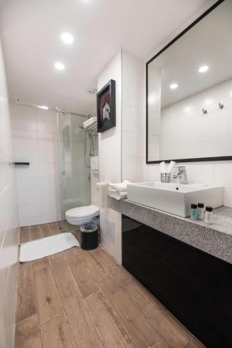 Rise Hotel - image 10