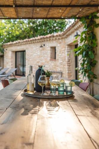Villa Privée au Cœur du Luberon - Piscine Jardin gîte à louer Pertuis