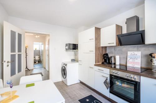 VAZ Apartments Haus Langerfeld für Monteure, TV, WLAN, Küche, nahe 3M und EDE, Wuppertal (Foto 4)