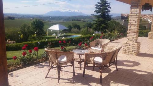Tre Laghi Countryhouse Rustic Home with pool