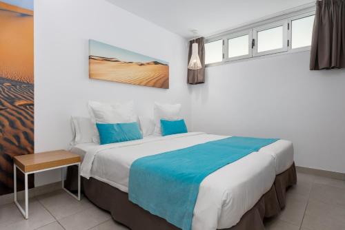 One-Bedroom Apartment image 9