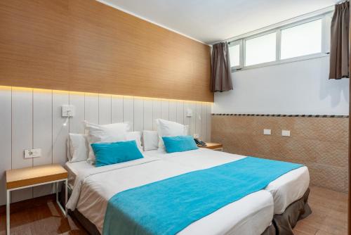 Deluxe Double Room image 4
