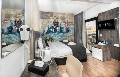 Standard Double or Twin Room image 10