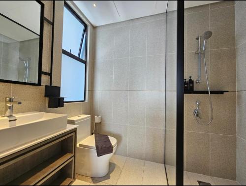 Premium 2BR [2-4pax] near Midvalley/Pavilion 2 - image 12