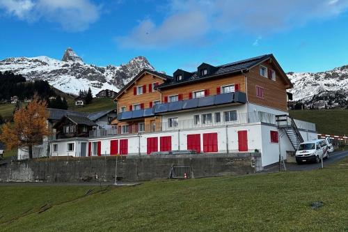A szálláshely kívülről, Alphotel Biel-Kinzig - Access by Cable Car only! in Burglen