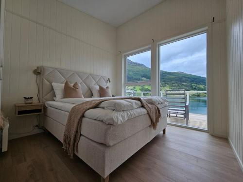 Modern cabin with panorama view in โอลเดน