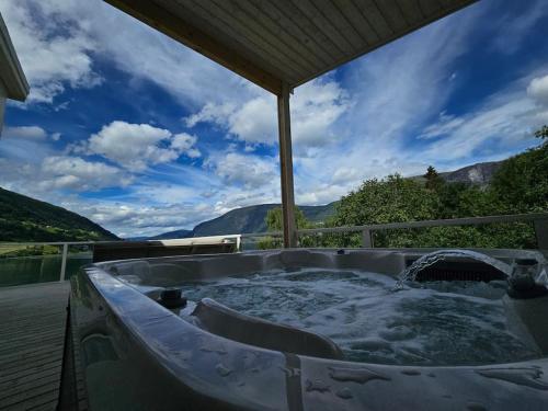 Modern cabin with panorama view in โอลเดน