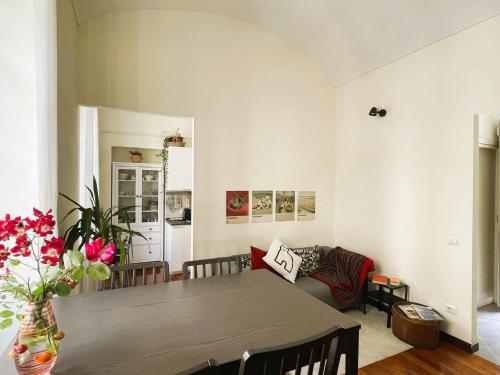 La Casa di Ringhiera - silenzioso appartamento di charme con balcone nel quadrilatero romano, Turín (fotografie 8)