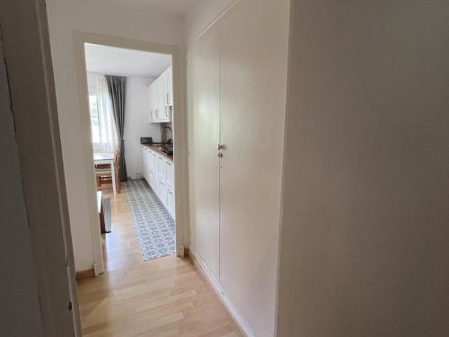 Apartment image 8