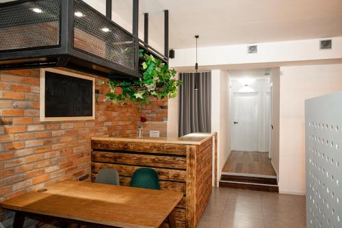 Előcsarnok, The Tbilisi Pod in Saburtalo