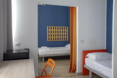 2 twin beds