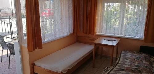 2 twin beds
