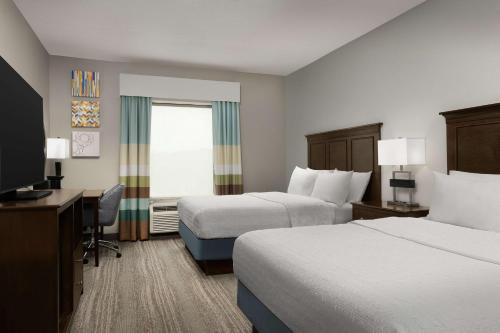 2 queen beds