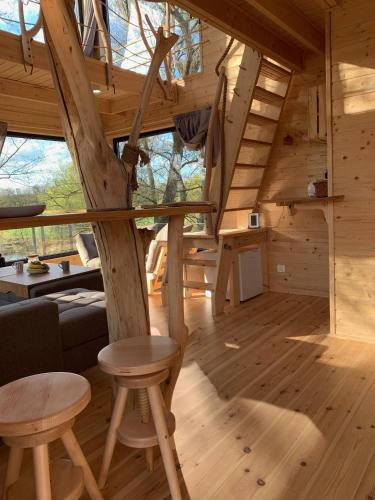 Vista, Domek na drzewie w Dolinie Uradu in Zielona Gora