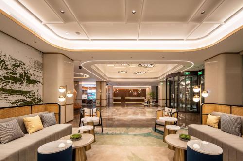 ردهة, Hilton Garden Inn Beijing West Railway Station in محطة القطار الغربية