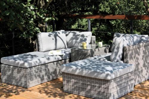 Jardim, Domek na drzewie w Dolinie Uradu in Zielona Gora