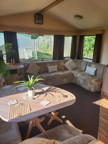 2 bedrooms, 4 beds