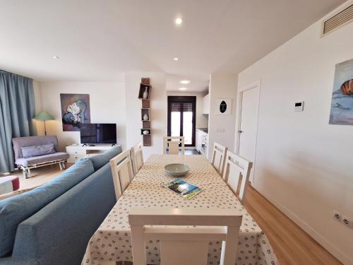 Apartment with Sea View image 4