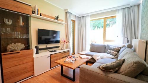 One-Bedroom Apartment with Balcony