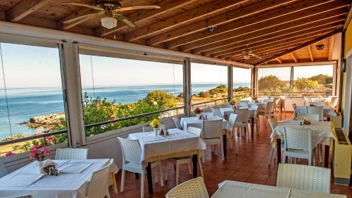 Bar, Porto Skala Village Hotel in Kefalonia