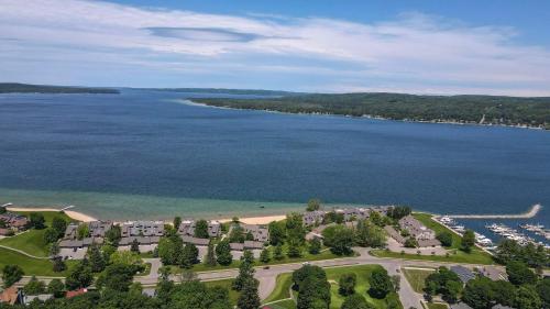 Life on the Lake - image 13