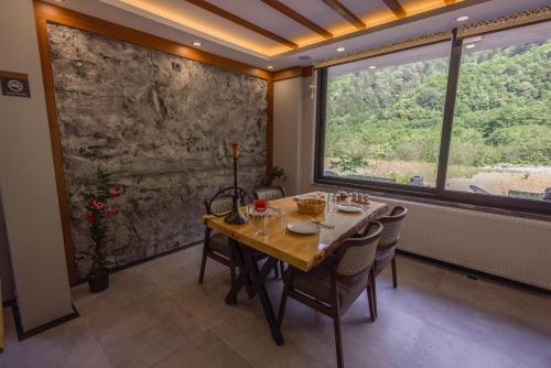 Restorāns, Vadi Taş Konak (Vadi Tas Konak) in Meydanköy