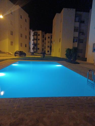 Appartement dans résidence avec piscine – khách sạn tại Asilah