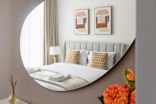 Chic 1-Bed Near Marina Promenade - 5 min to Tram, Дубай (фото 2)