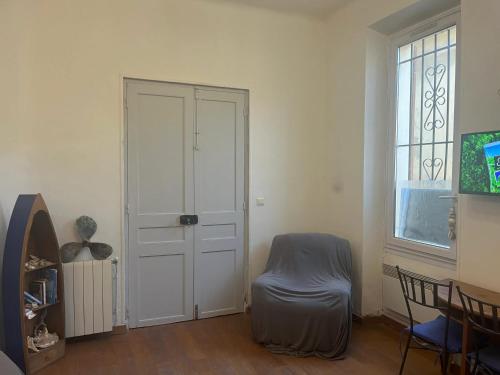 Entrance, Studio confortable a Marseille - 25 m² - Proche centre-ville in L'Estaque