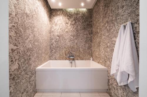 SkyPenthouse & SPA with FREE Parking