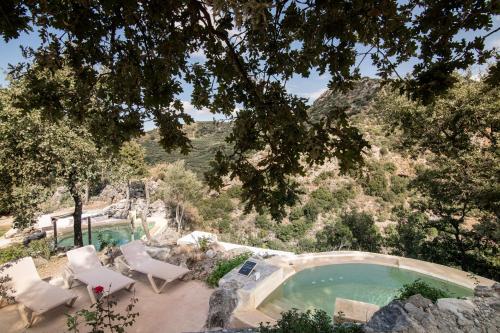 Hot tub, Enagron Ecotourism Village in Kouloukonas