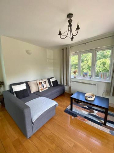 Cosy London Apartment near Canary Wharf - main image