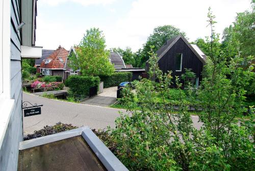 Tranquil wooden house with free parking, Amsterdam (photo 6)