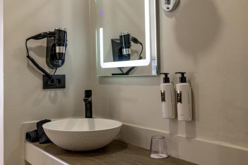 Nikon Boutique Hotel