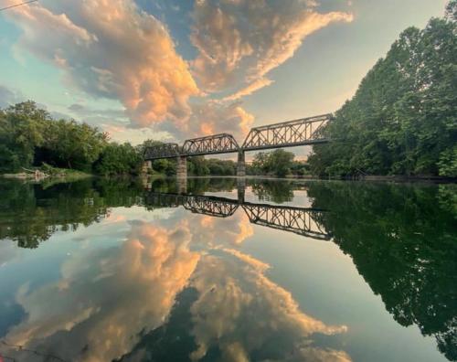 Umgebung, Cozy Cottage w Hot Tub, Fire Pit, WiFi & Sunroom! in Warrenton (VA)