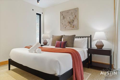 Stylish Boho Loft w Free Prkg with Luxurious King Bed in Austin, USA