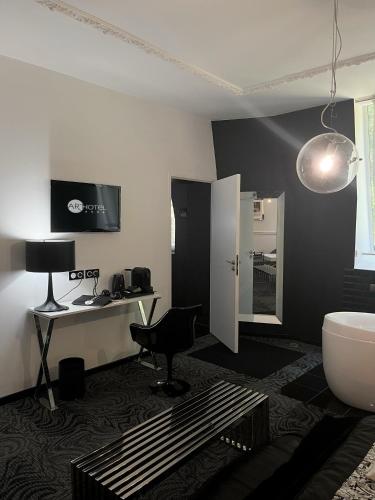 Art Hotel - image 4