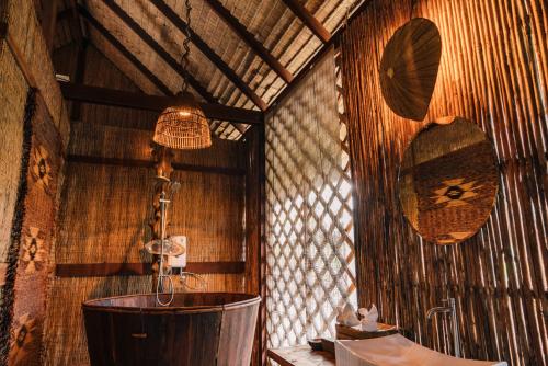 Bathroom, Thansur Tatai Eco Resort in Tatai