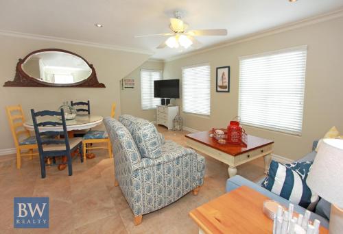 3 Bedrooms in Newport Beach, USA