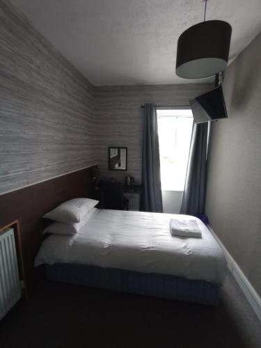 . Goblin-Ha' Hotel - Hugo's Chambers