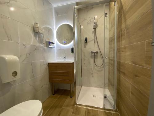 Brit Hotel Acacias - image 6