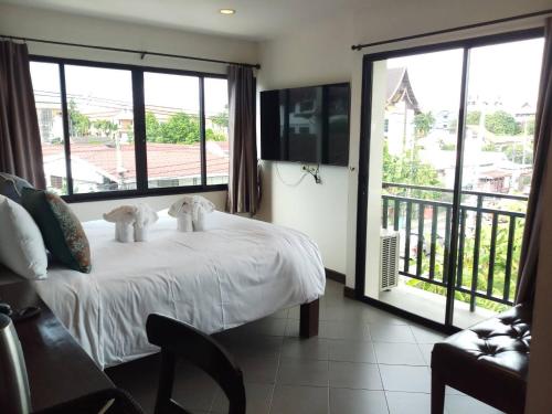 room detail thumbnail 2