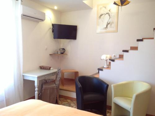 Petite Suite Douillette in Gignac