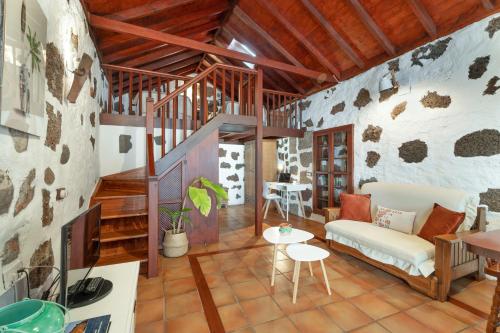 Superior One-Bedroom Apartment