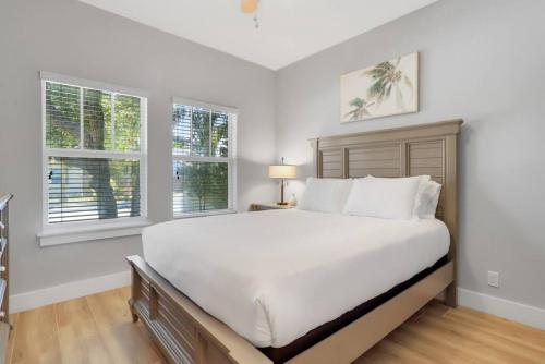 Stunning 4BR 3BA Cottage Pool 5 Min to Beach