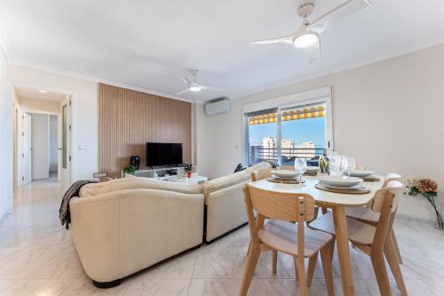 Three-Bedroom Deluxe Apartment image 5